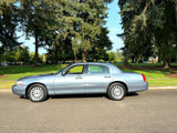 Used 2004 Lincoln Town Car Signature image 2