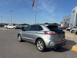 Used 2020 Ford Edge SE image 3