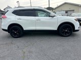 Used 2015 Nissan Rogue SV w/ SV Moonroof Package image 2