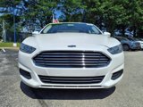 Used 2015 Ford Fusion SE image 2
