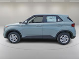 New 2025 Hyundai Venue SE image 4