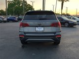Certified 2022 Volkswagen Taos SE image 5