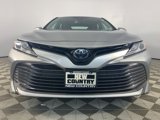 Used 2020 Toyota Camry XLE image 2
