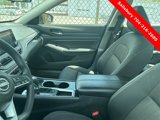 Used 2024 Nissan Altima 2.5 SV image 3