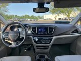 Used 2017 Chrysler Pacifica Touring-L Plus image 4