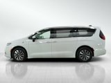 Used 2023 Chrysler Pacifica Touring-L image 3