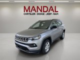Used 2024 Jeep Compass Latitude image 2