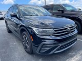 Used 2022 Volkswagen Tiguan S image 3