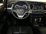 Used 2019 Toyota Highlander SE image 3