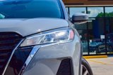 Used 2023 Nissan Kicks SV image 3