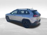 Used 2017 Jeep Cherokee Limited image 4