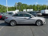 New 2025 Hyundai Elantra SE image 3