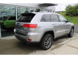 Used 2017 Jeep Grand Cherokee Limited image 4