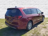 Used 2023 Chrysler Pacifica Touring-L image 2