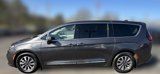 Certified 2022 Chrysler Pacifica Limited w/ Uconnect Theater Family Group image 3