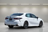 Used 2024 Toyota Camry SE image 3