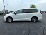 Used 2023 Chrysler Pacifica Touring-L image 2