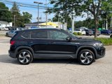Certified 2024 Volkswagen Taos SE image 4