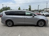 Used 2021 Chrysler Pacifica Touring-L image 5