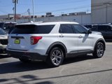 Used 2022 Ford Explorer XLT w/ Equipment Group 202A image 3