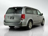 Used 2016 Dodge Grand Caravan SXT image 5