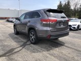 Used 2019 Toyota Highlander LE image 4