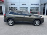 Used 2015 Jeep Cherokee Latitude w/ Cold Weather Group image 4