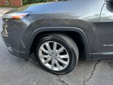 Used 2016 Jeep Cherokee Limited image 3