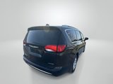 Used 2017 Chrysler Pacifica Limited image 5