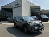 Used 2018 Toyota Highlander LE image 1