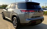 Used 2023 Nissan Pathfinder S image 3