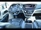 Used 2022 Chrysler Pacifica Touring-L image 4