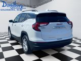 Used 2022 GMC Terrain SLE w/ Driver Convenience Package image 3