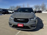 New 2025 Chrysler Pacifica Select image 2