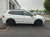 Used 2022 Volkswagen Tiguan SE R-Line image 4