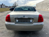 Used 2006 Lincoln Town Car Signature image 6