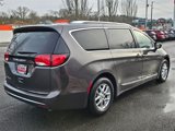 Used 2020 Chrysler Pacifica Touring-L image 5