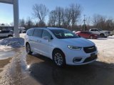 Used 2022 Chrysler Pacifica Touring-L image 3