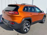 Used 2015 Jeep Cherokee Trailhawk image 4