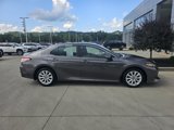 Used 2020 Toyota Camry LE image 3