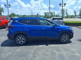 Used 2022 Kia Seltos EX image 3