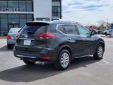 Used 2018 Nissan Rogue SV image 3