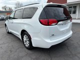 Used 2017 Chrysler Pacifica Touring-L image 5