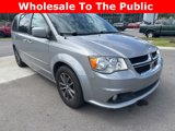 Used 2017 Dodge Grand Caravan SXT image 2