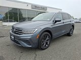 Used 2022 Volkswagen Tiguan SE w/ Panoramic Sunroof Package image 3