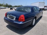 Used 2011 Lincoln Town Car Signature Limited image 4