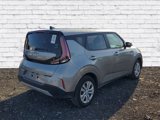 Used 2024 Kia Soul LX image 2