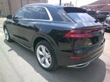 Used 2022 Audi Q8 Premium image 4