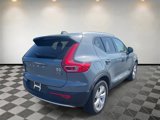 Used 2021 Volvo XC40 T5 Momentum image 3