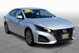 Used 2023 Nissan Altima 2.5 SV image 2